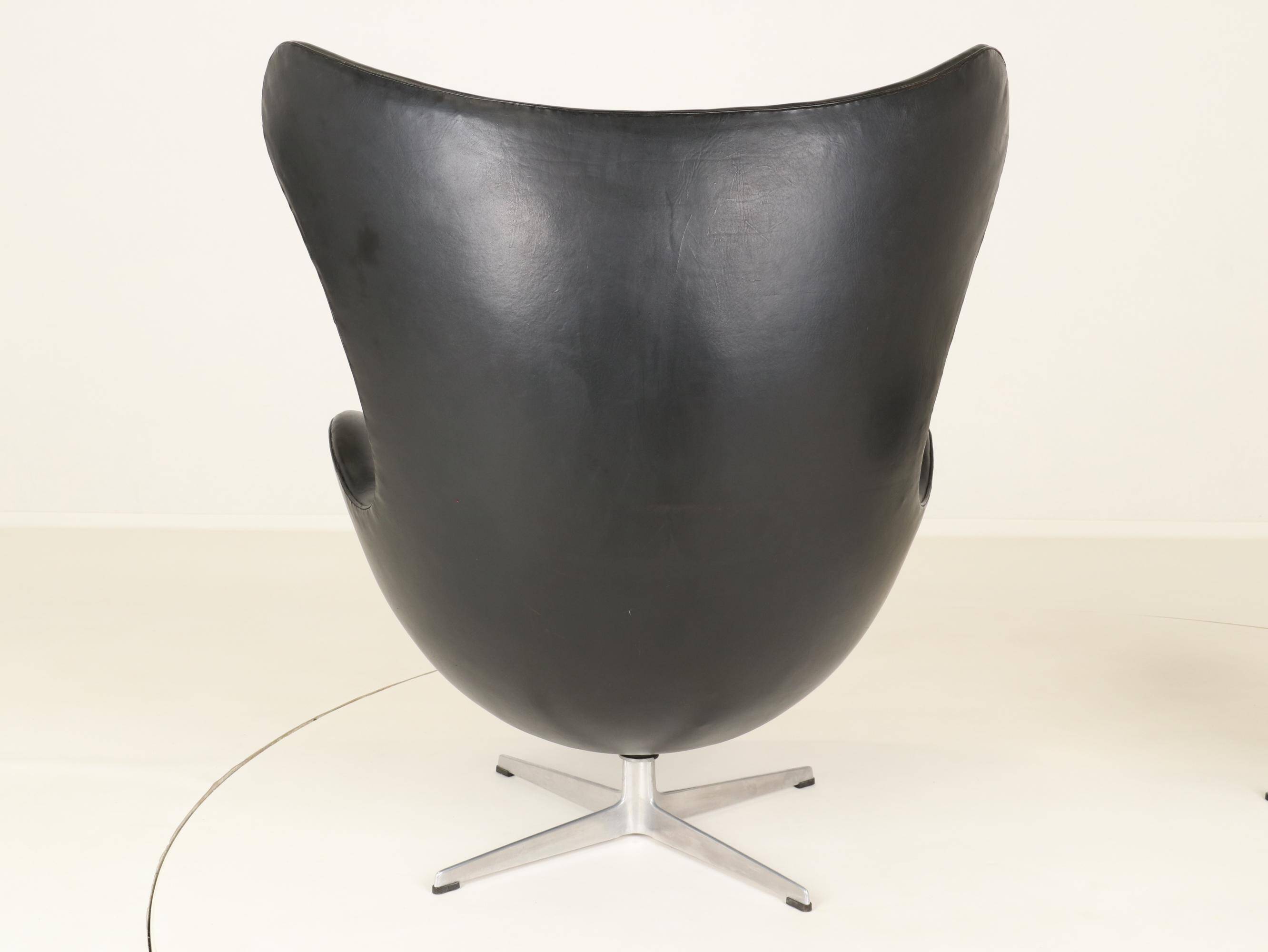 Early Egg Chair and Ottoman by Arne Jacobsen, Denmark, 1960s
