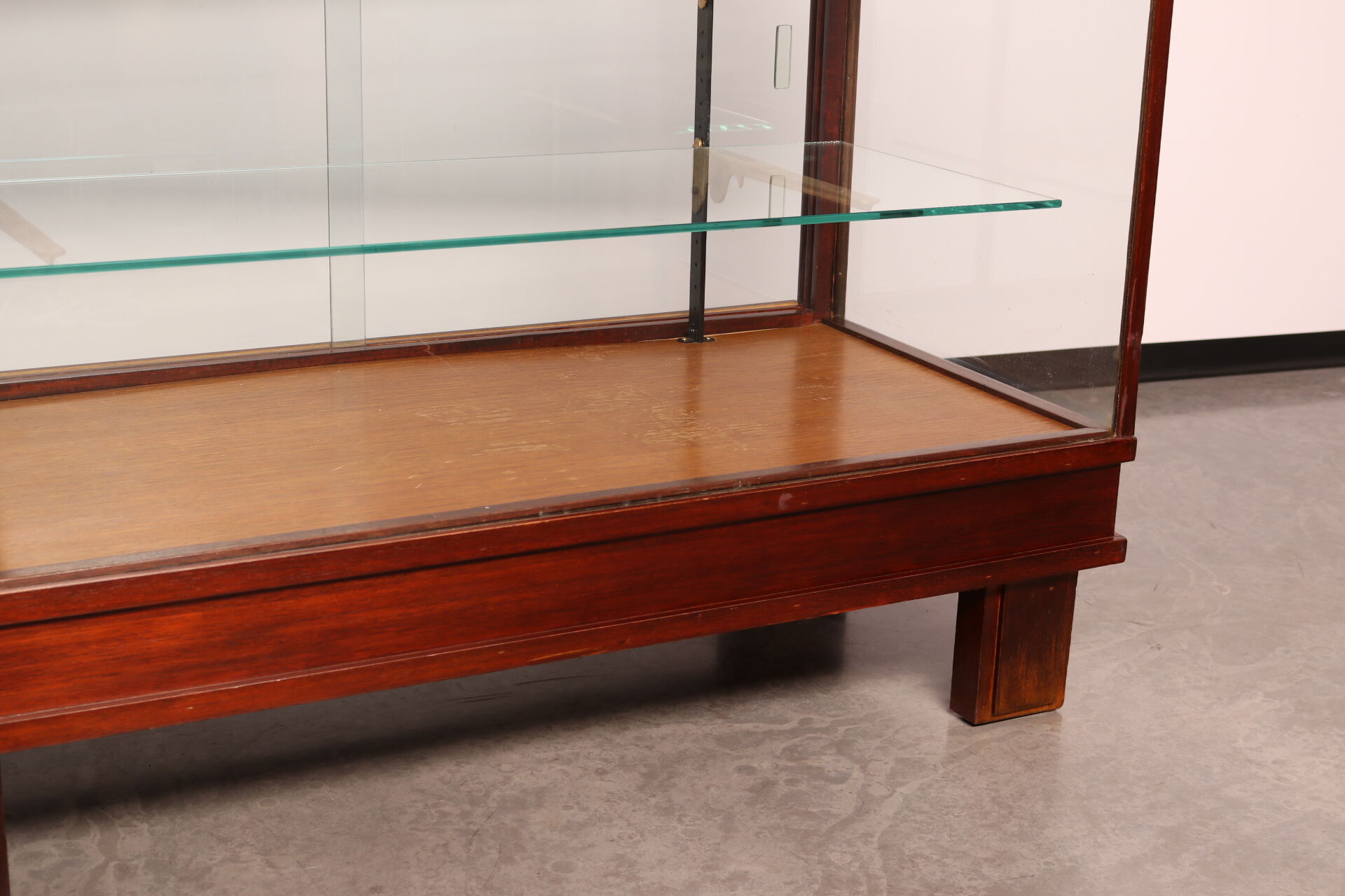 Antique display cabinet in wood & glass - England - 1930's