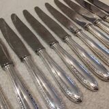 12 silver-plated metal table knives by Christofle Albatros, 24.7 cm.
