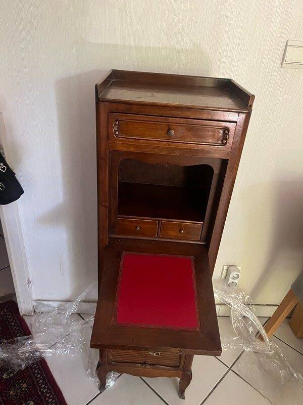 Little secretary