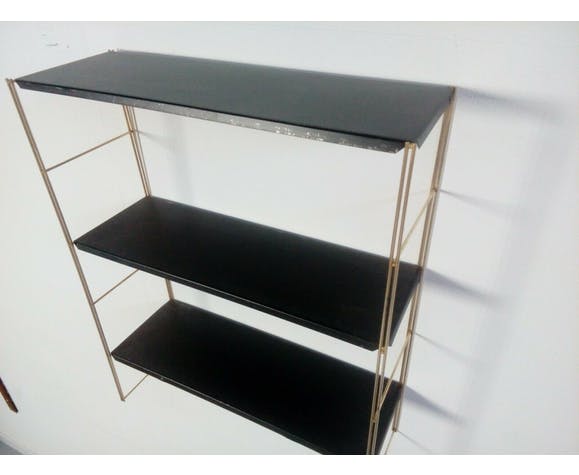 String shelf with twisted golden frame