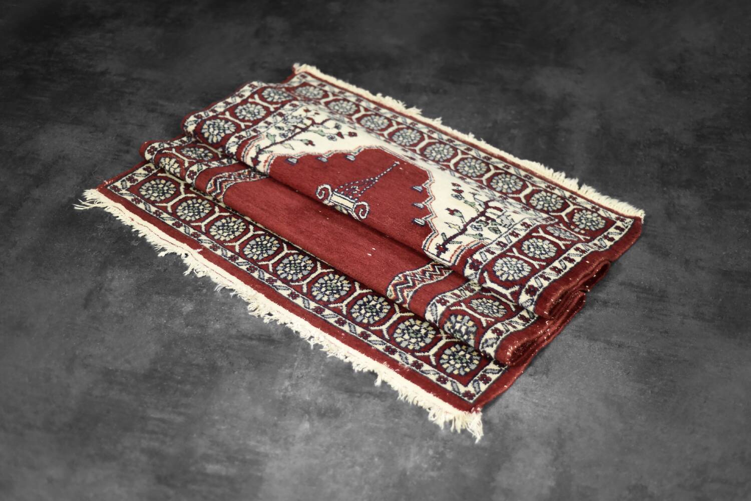 Vintage Hand-Woven Oriental Pakistani Mihrab Prayer Rug, 1960s