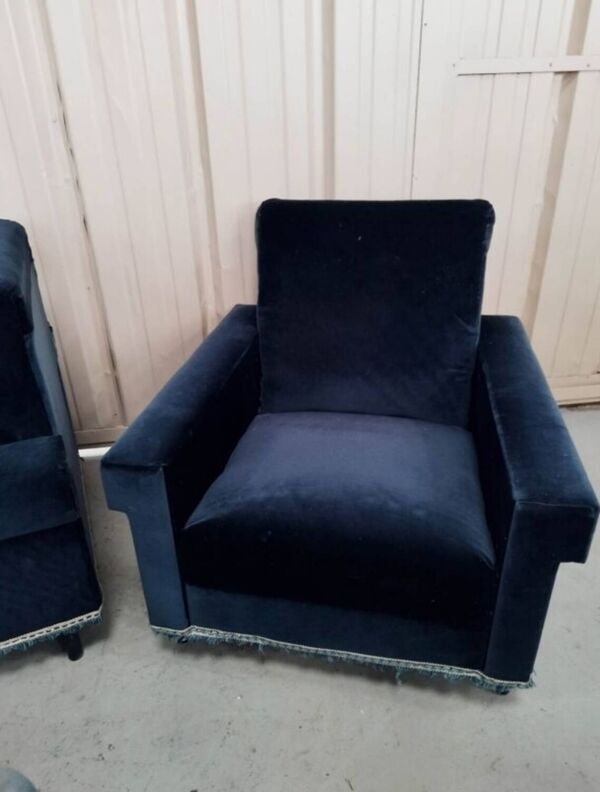 Paire de fauteuils velours bleu marine club
