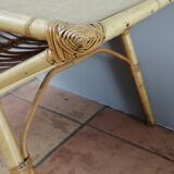Rattan coffee table and its magazine rack