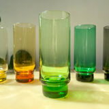 6 verres colorés et panier en laiton vintage