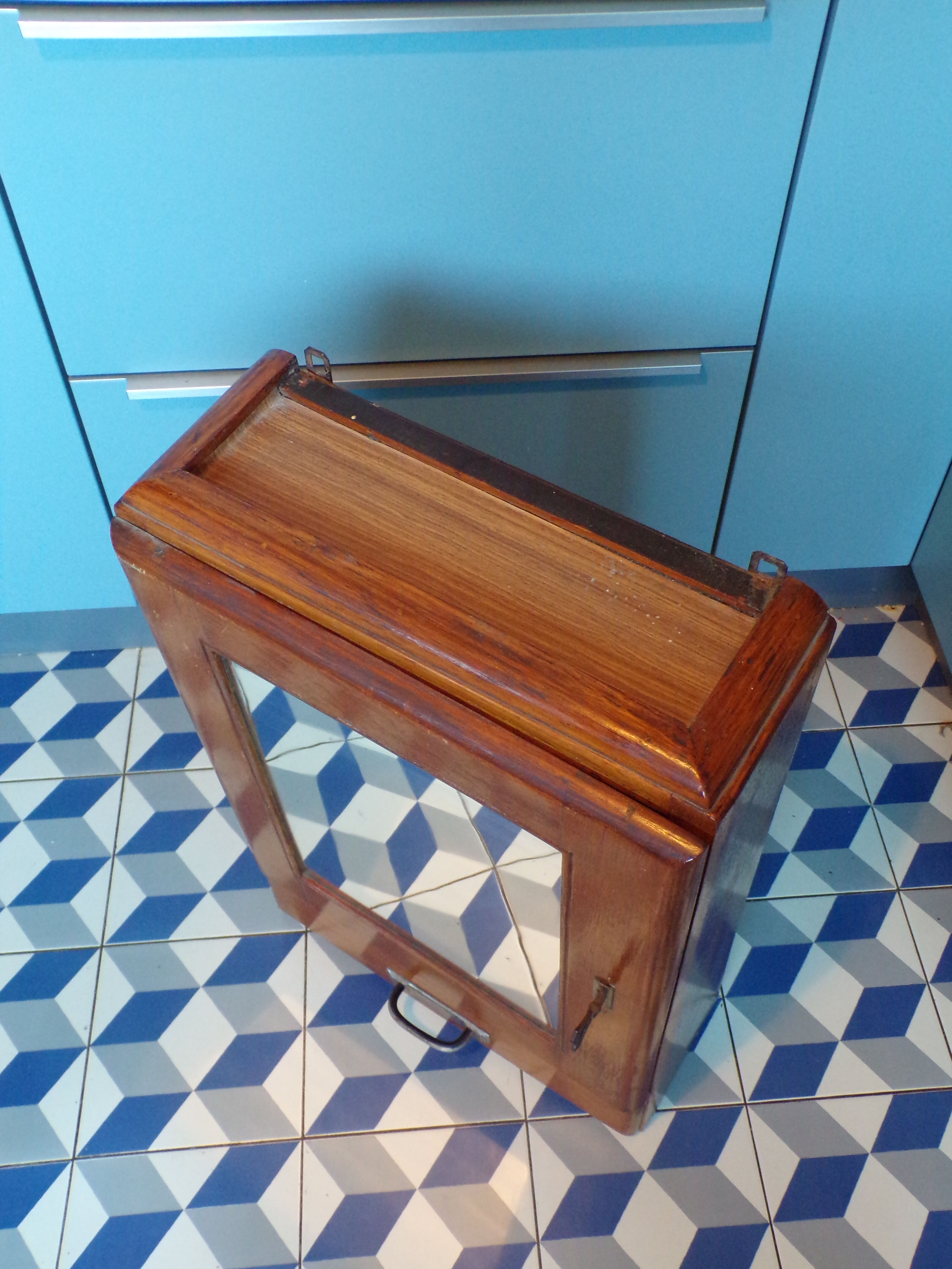 Wall-mounted toilet cabinet 1930