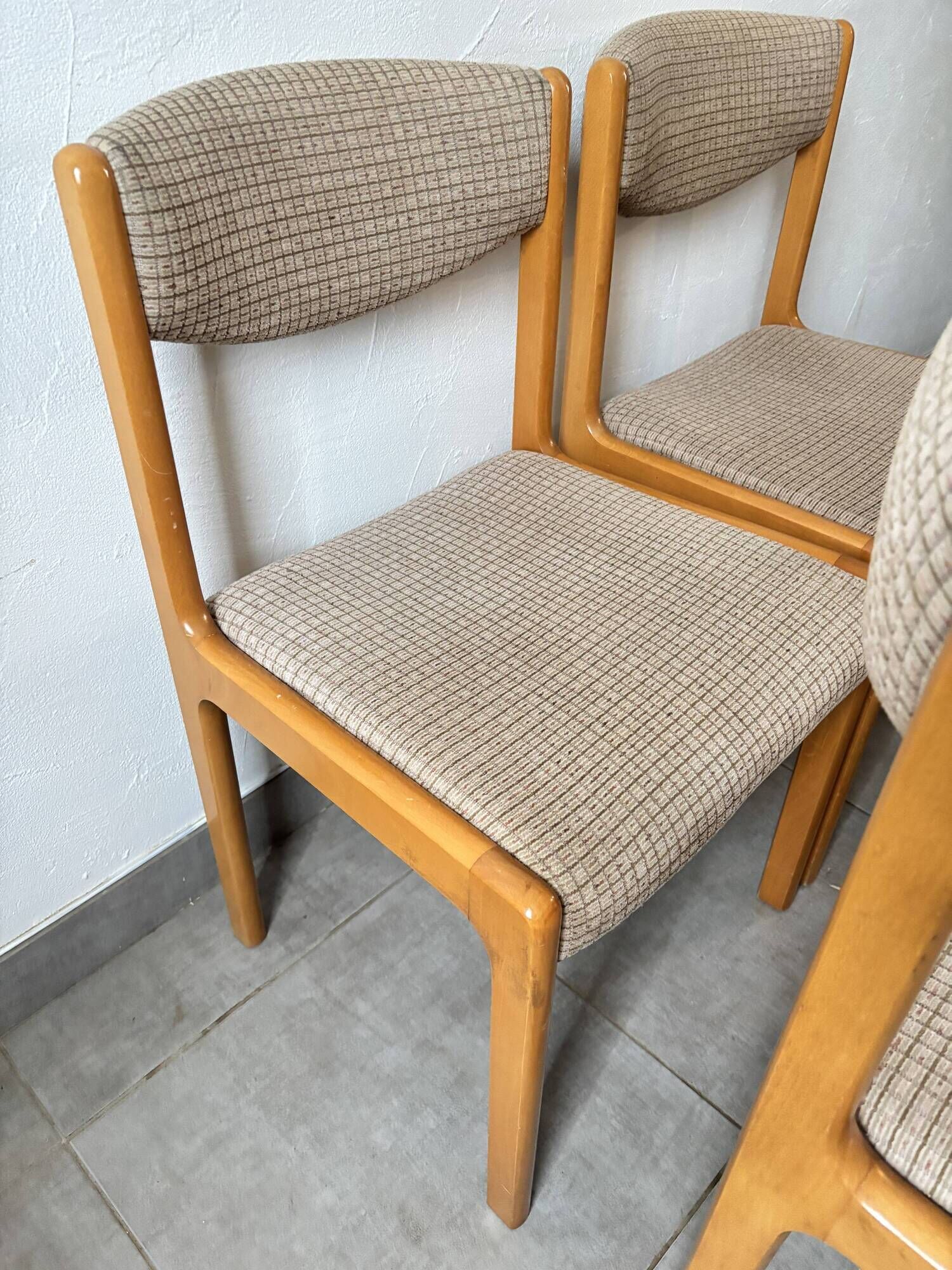 Set of 4 Scandinavian Baumann chairs in solid elm – 1970s