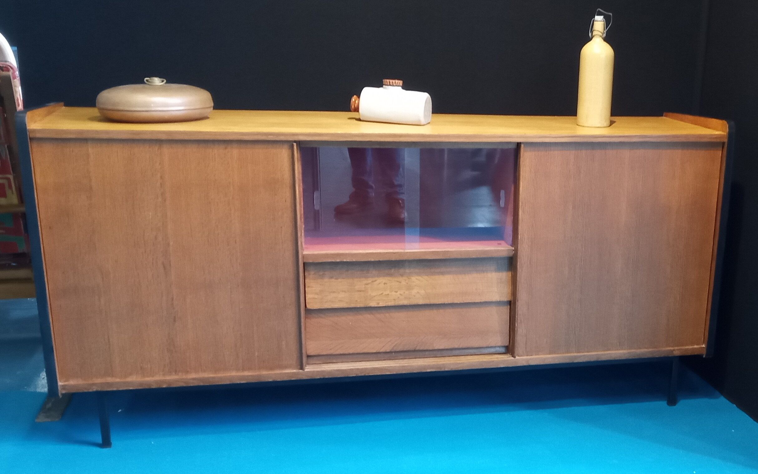 Oak-plated 1950s enfilade