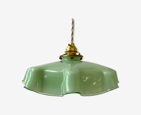 Suspension en opaline vert sauge années 40-50
