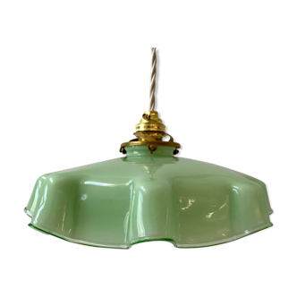 Suspension en opaline vert sauge années 40-50