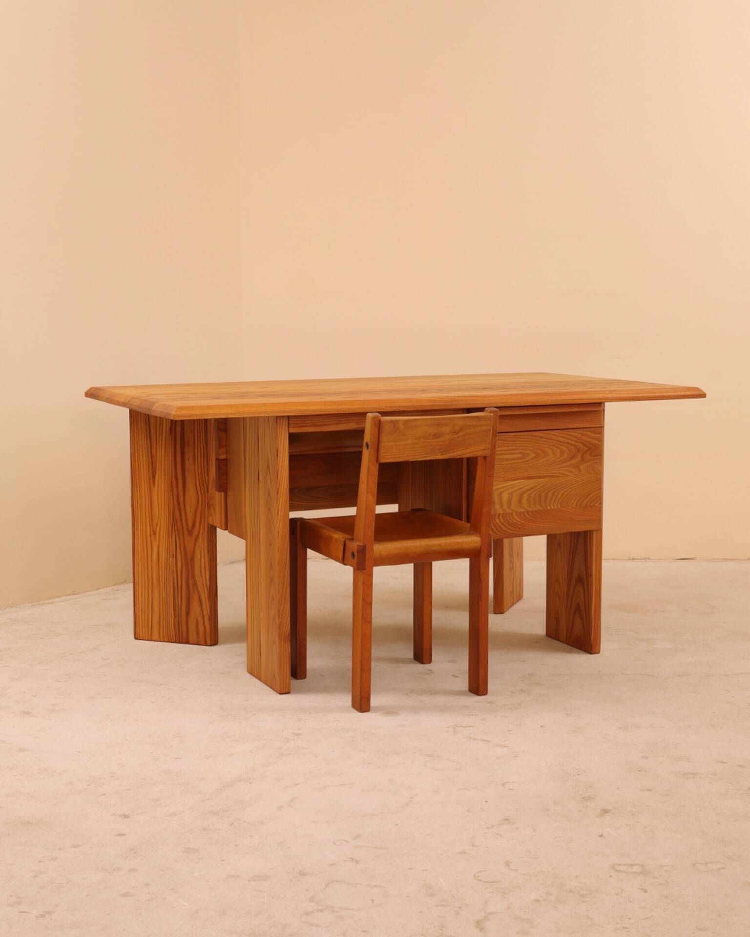 Bureau orme massif