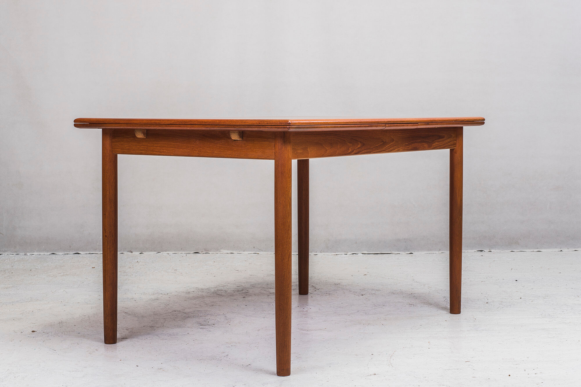 145 dining table by Willy Sigh for Sigh & Søns Møbelfabrik, 1960s