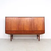Buffet en teck de design danois avec section bar, années 1960.