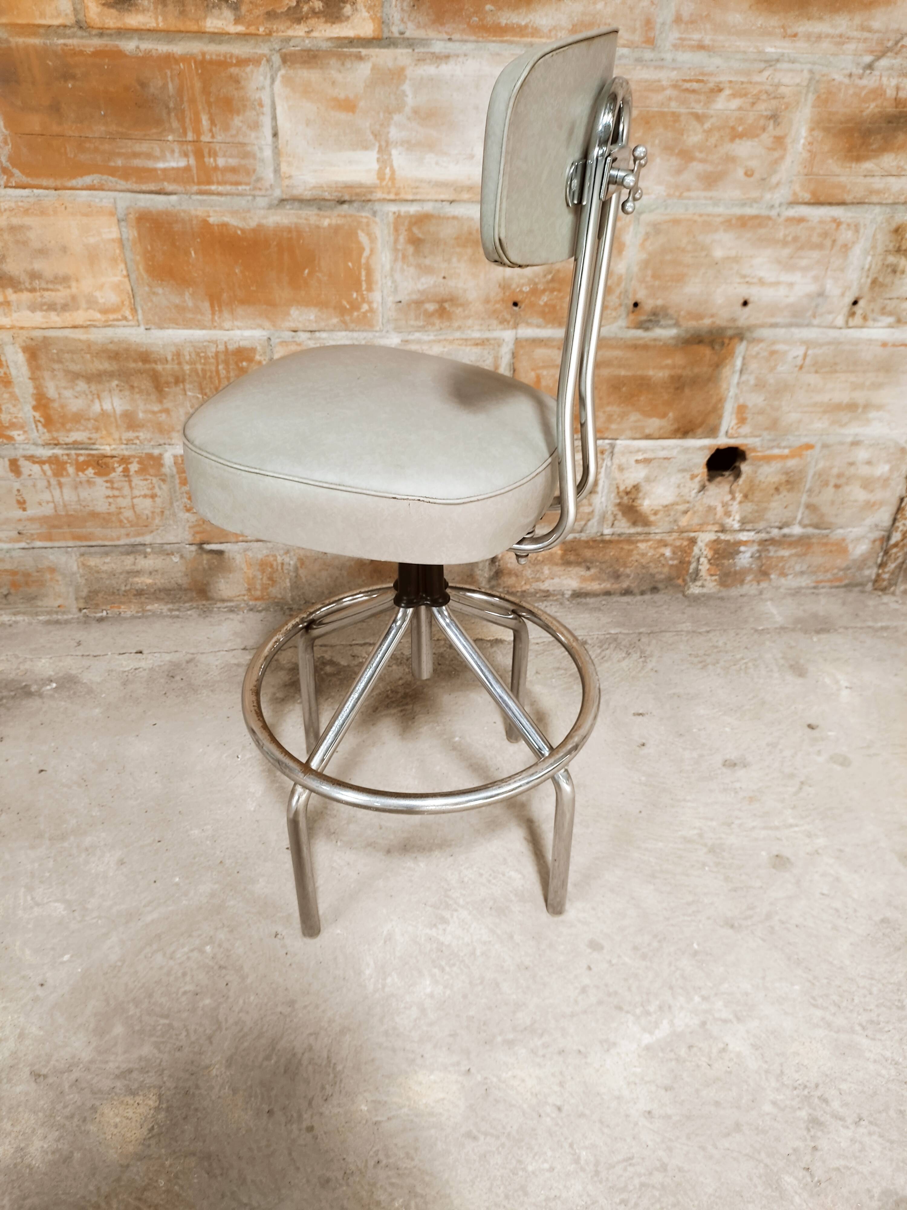 Workshop high chair