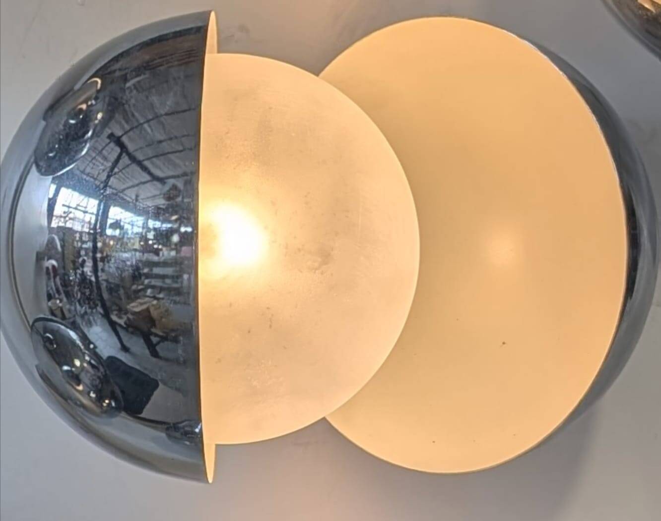 Fontana Arte's Diaframma Sconce, 60s