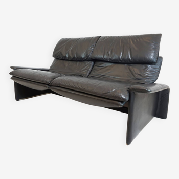 Saporiti Italia 2-seater leather sofa by Giovanni Offredi