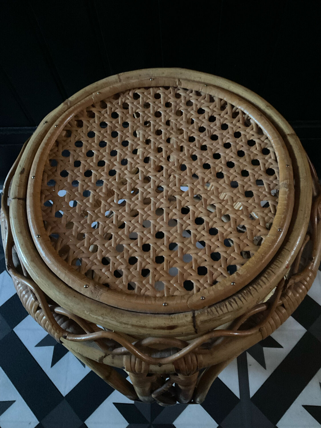 Vintage side table in rattan from the 60s-70s.