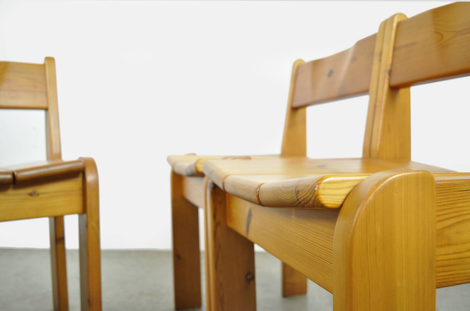 4 chaises en pin de style brutaliste, Ate van APELDOORN, années 1970
