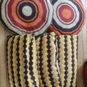 Ensemble de 5 coussins crochet laine années 1970