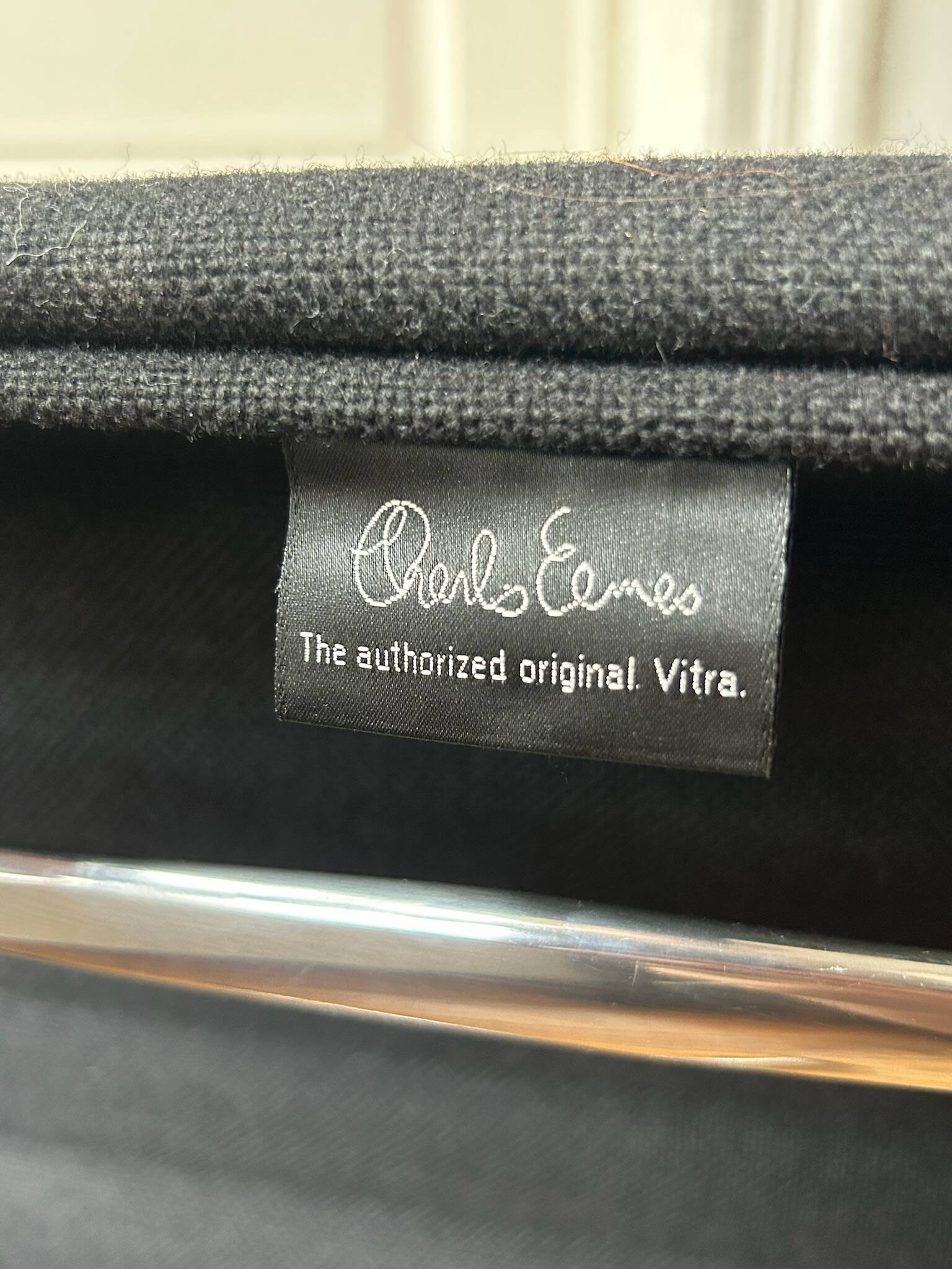 Vitra Conference EA108, polished black