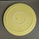 Grand plat en porcelaine jaune estampillé fg val d'or