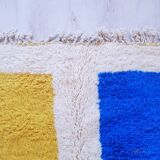 Beni Ourain Berber rug, handwoven in traditional style, size 140 x 260 cm.