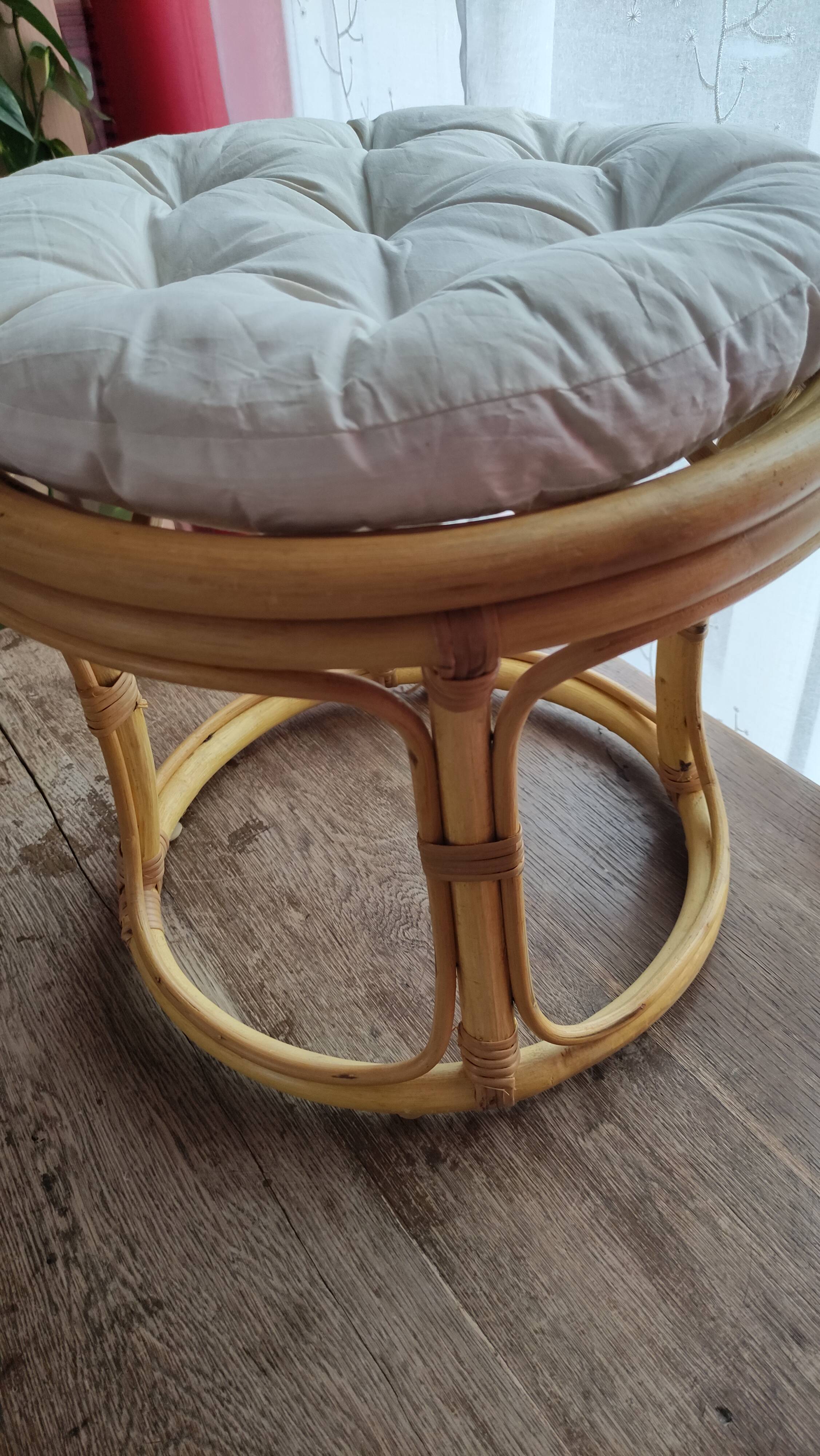 Paire de poufs en rotin et bambou