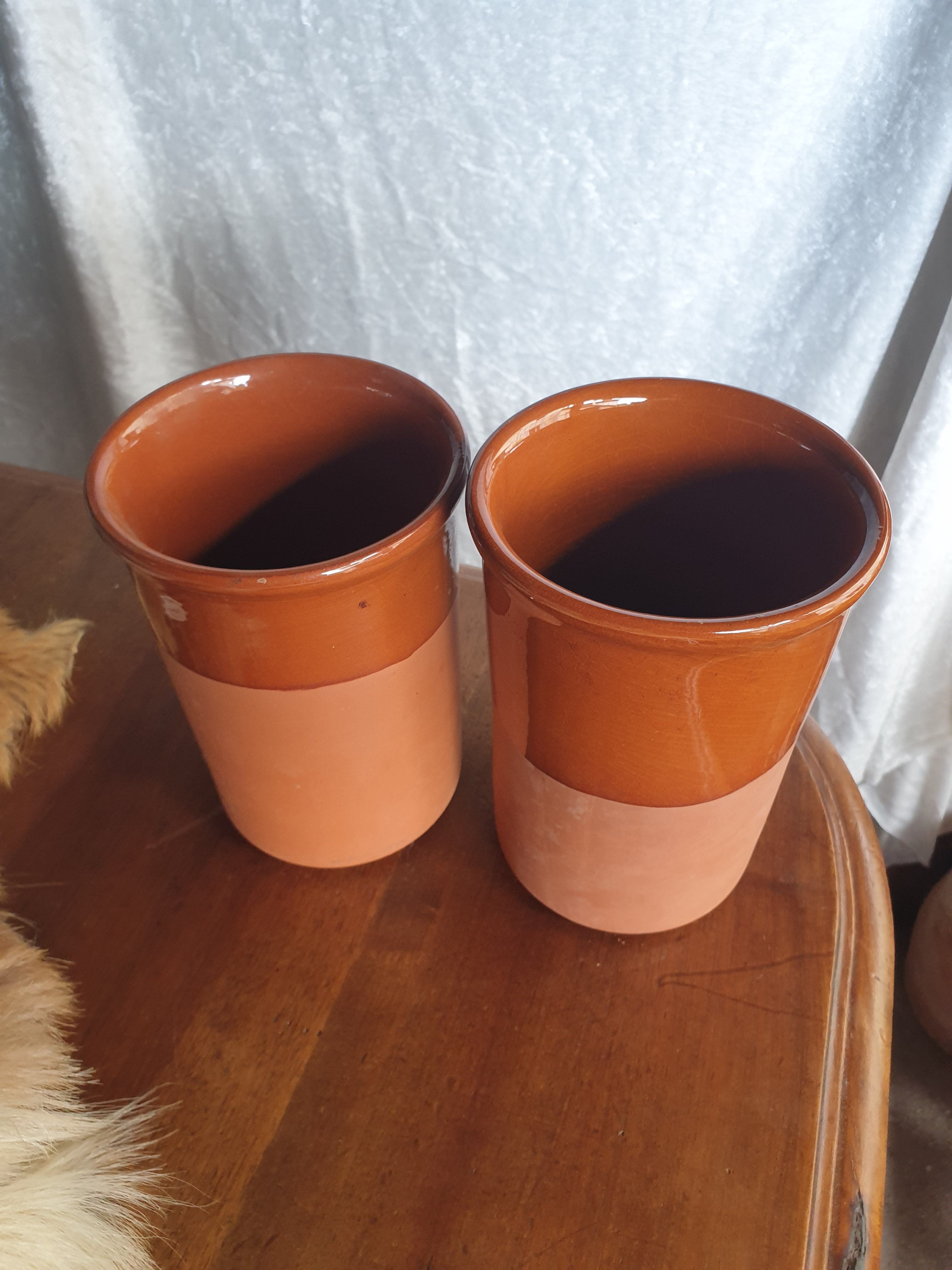 Enamelled terracotta pots