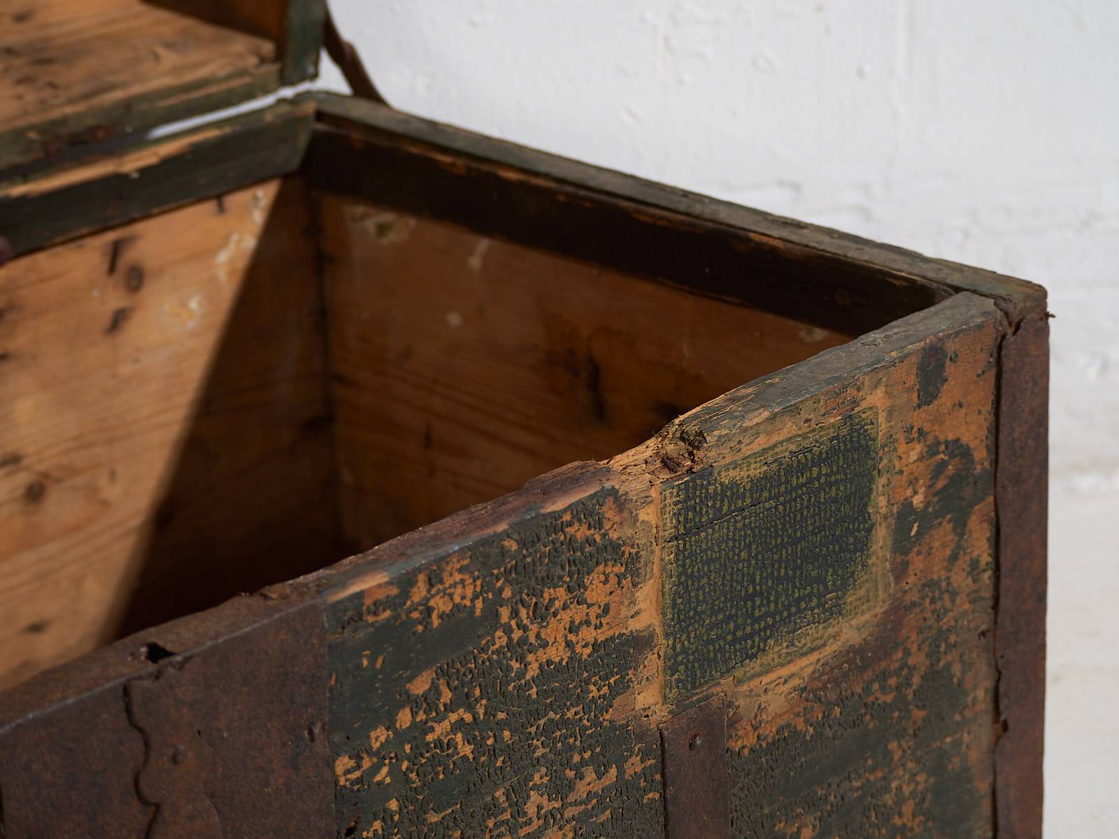 Antique chest with green patina (c.1900)