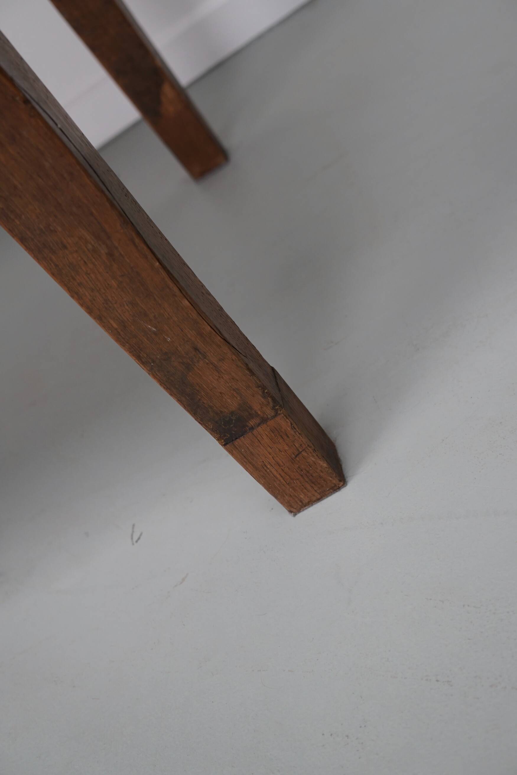 Table à manger rustique française en orme, XIXe siècle