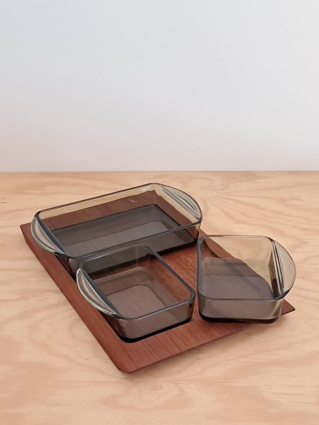 Service apéritif en teck et verre fumé – design scandinave années 60