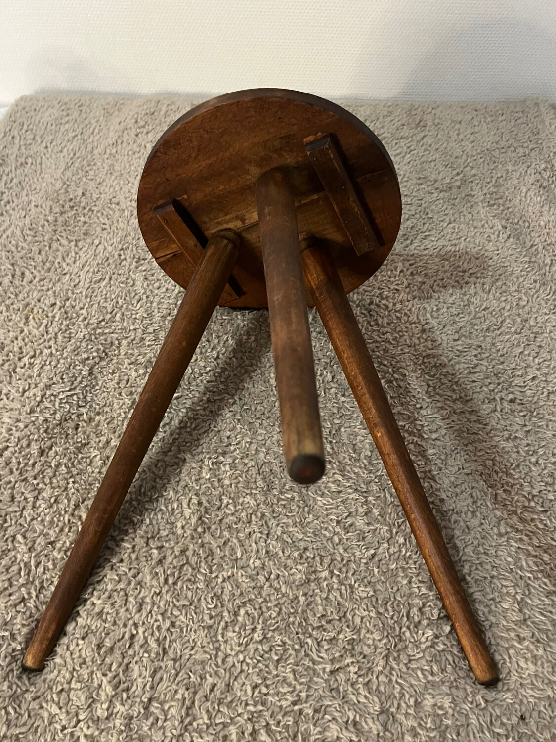 Tabouret tripode bois pieds compas