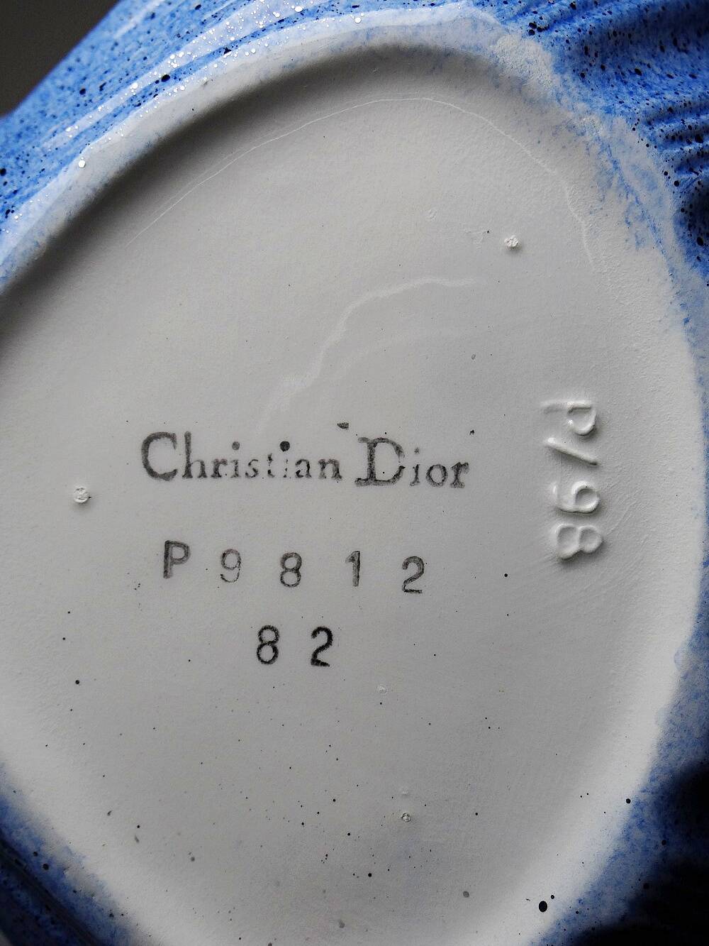 Large shell-shaped ceramic trinket dish, vintage 80s Christian Dior.
