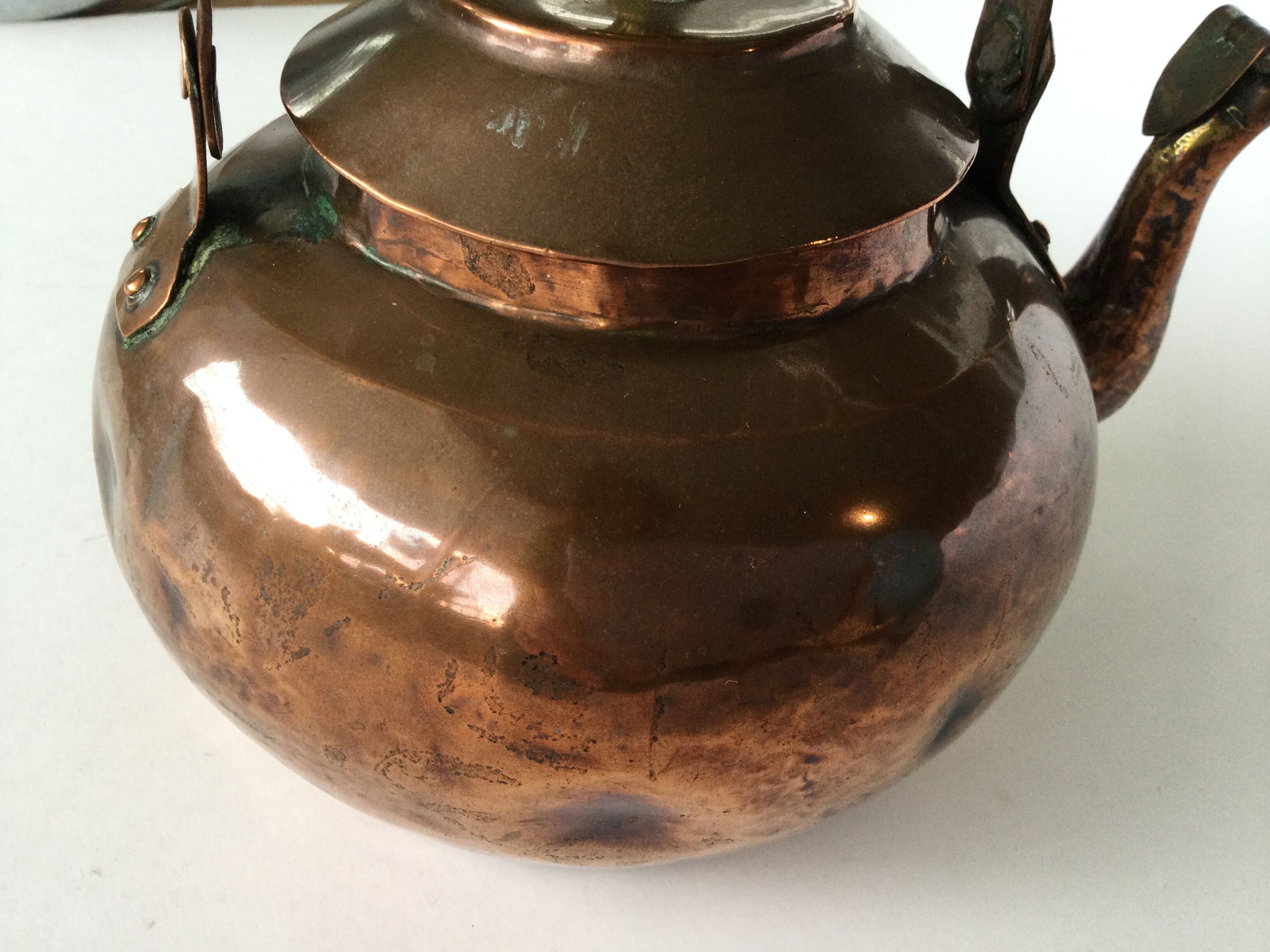 Vintage copper theière