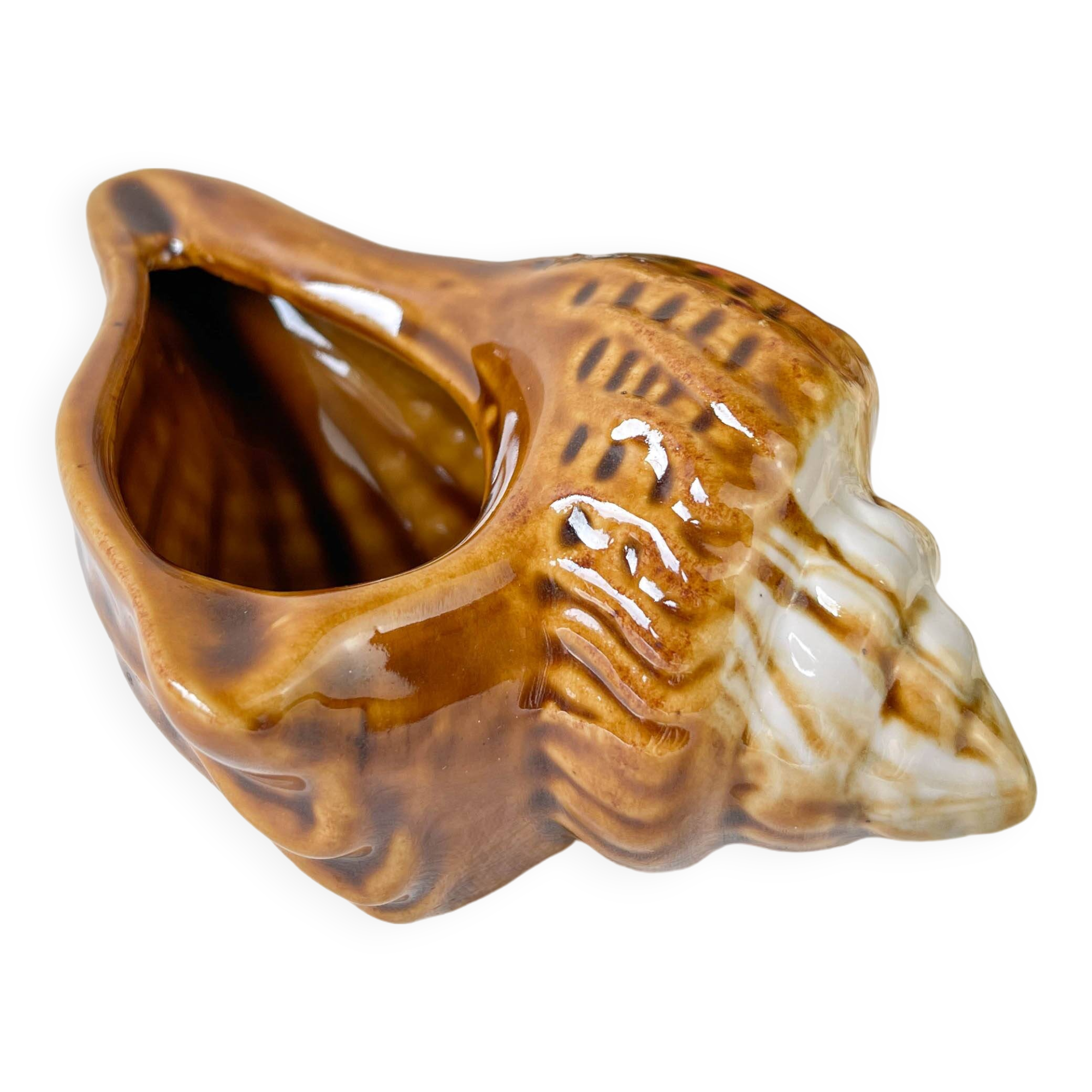 Vintage 50s shell ceramic ashtray