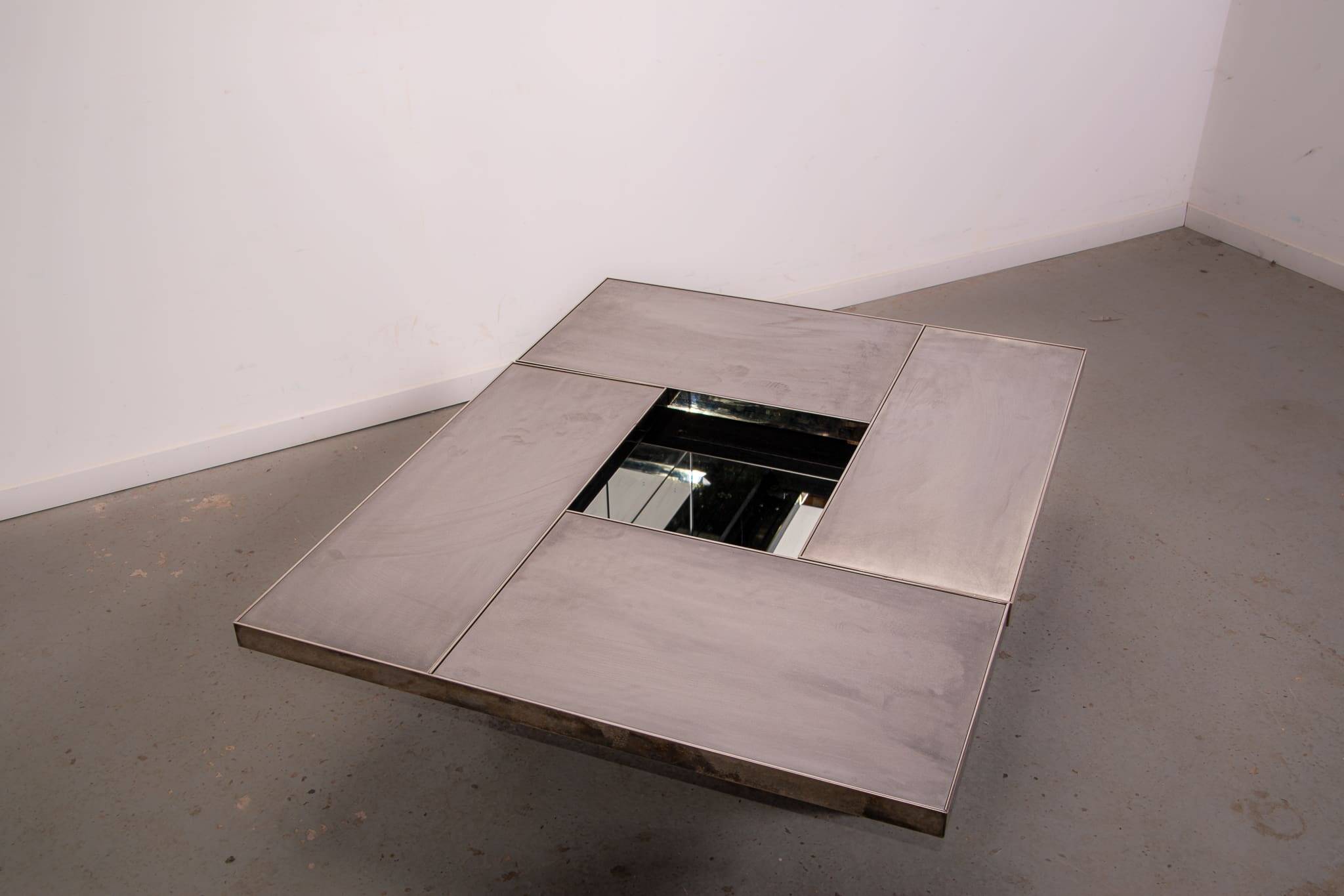 Table basse Belgo en métal brossé chromé