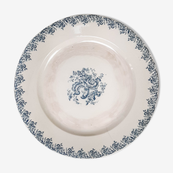 Gien's Louis XV earthen dish