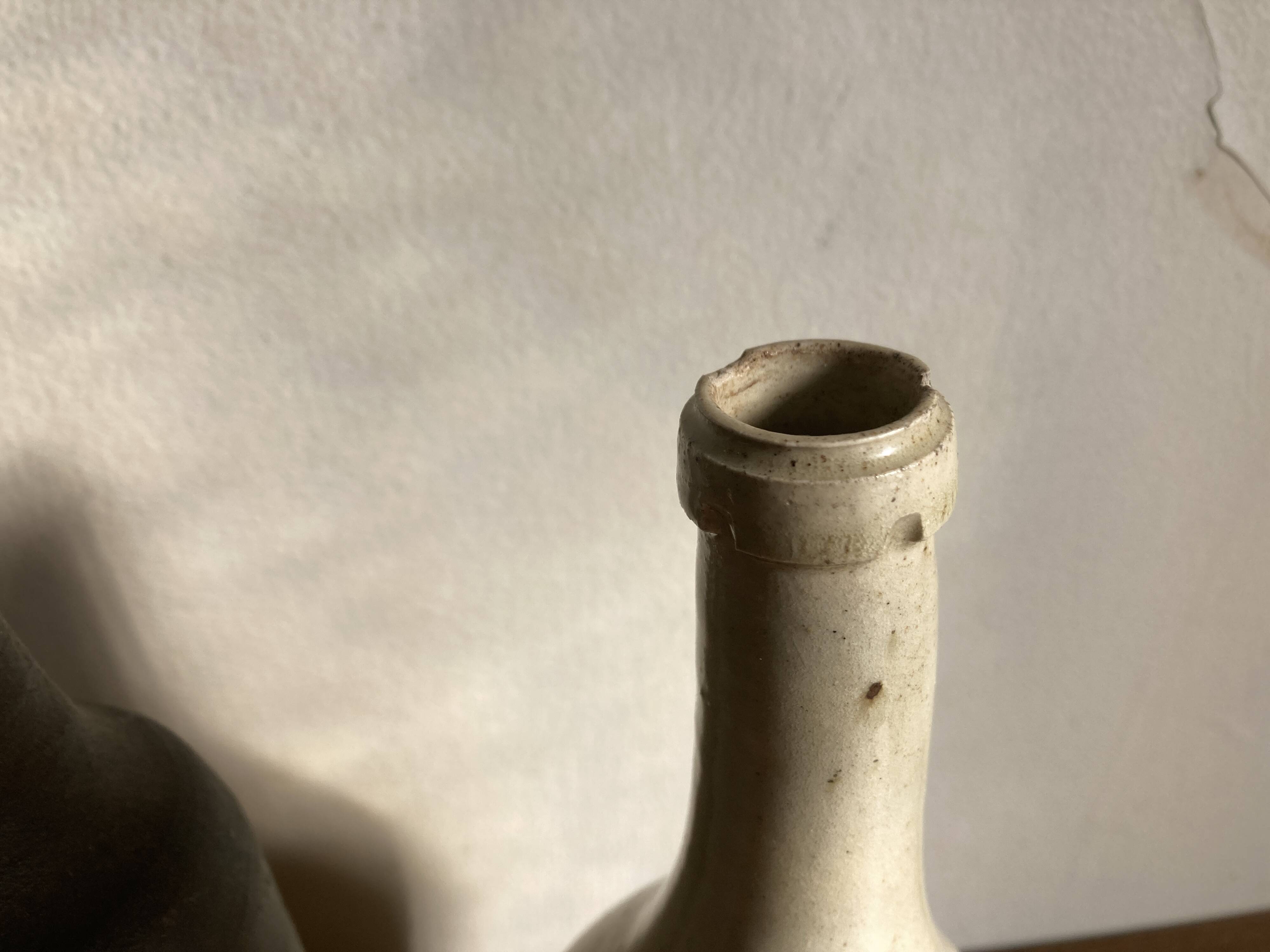 Set de 6 bouteilles de grès et terre cuite 1900-1930