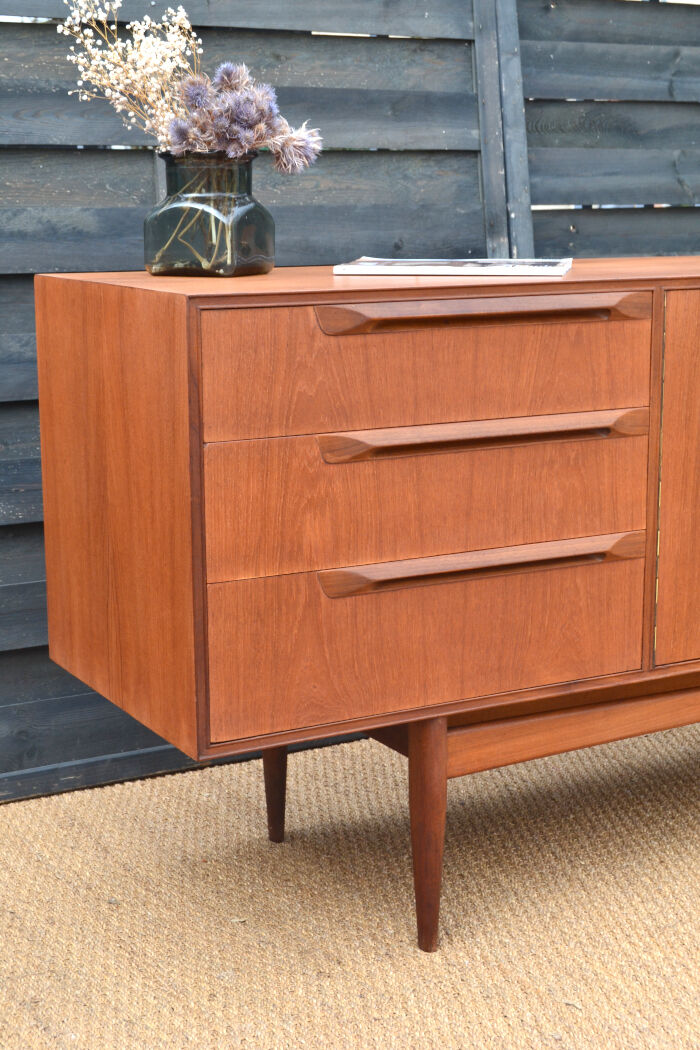 Enfilade en teck par McIntosh * 229 cm