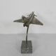 Sculpture en laiton d'un avion de chasse par François Melin
