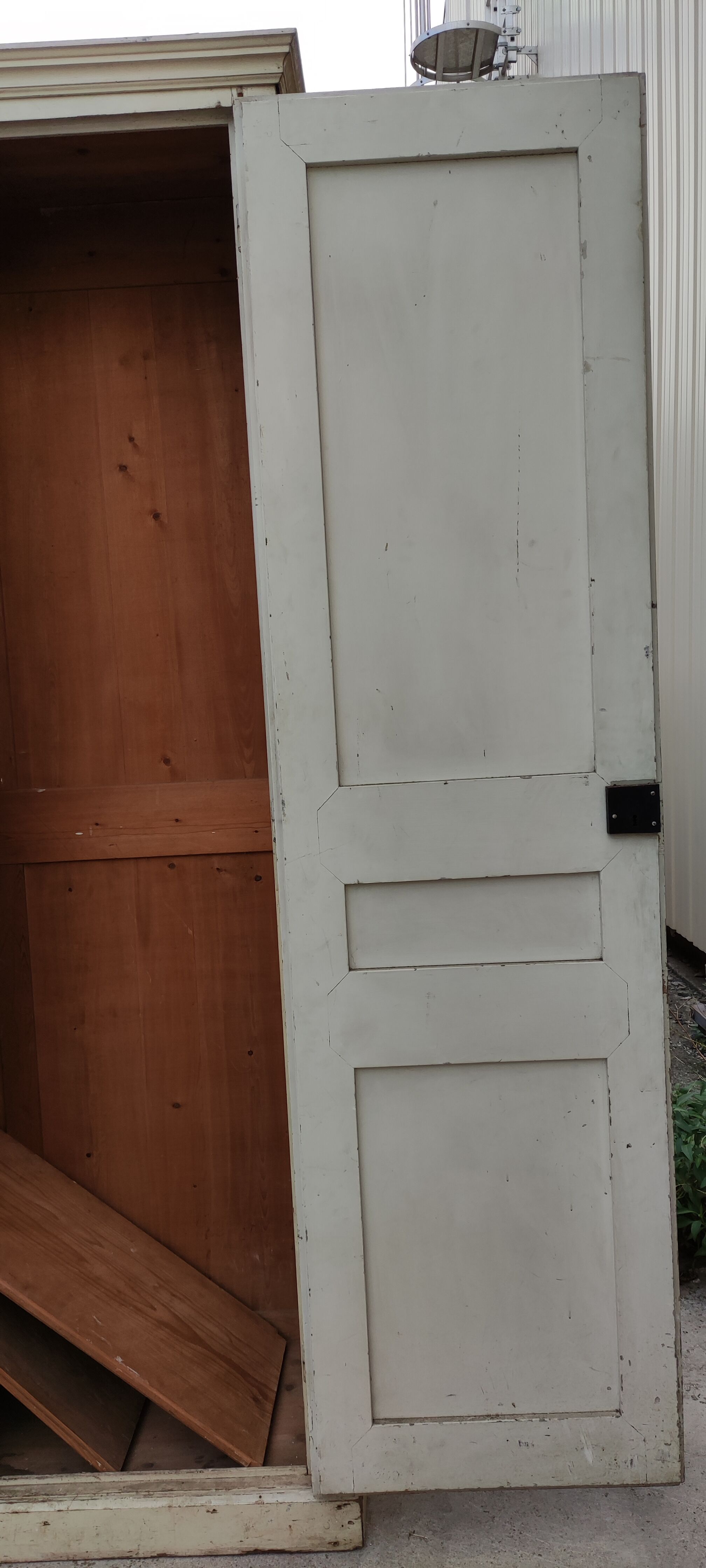 Patinated Parisian wardrobe, 2 doors, 2 shelves