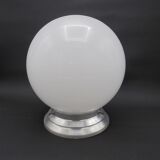 Globe ceiling in opaline