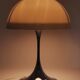 Rare lampe de table Panthella par Verner Panton avec base chromée et abat-jour gris