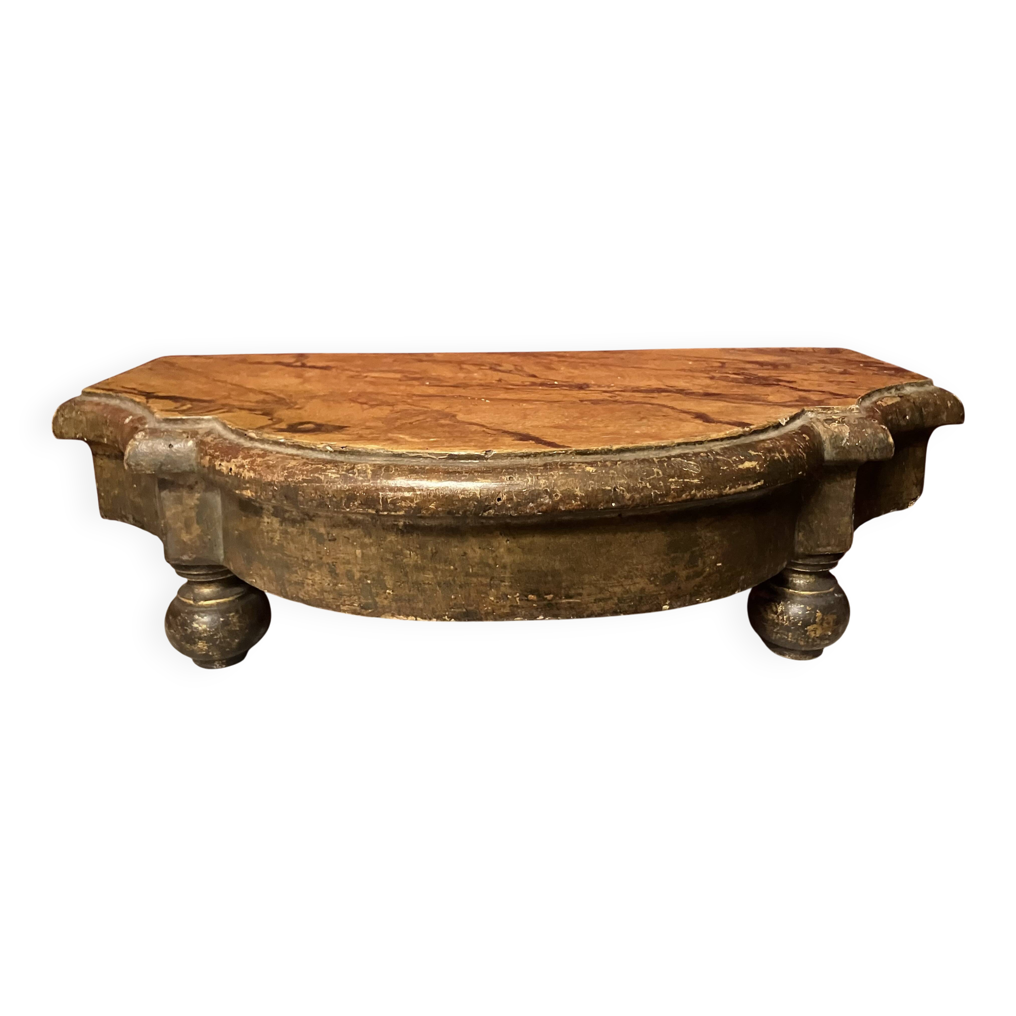 Ancient Italian pedestal, gilded carved wood, faux yellow Siena marble, 19th century.
