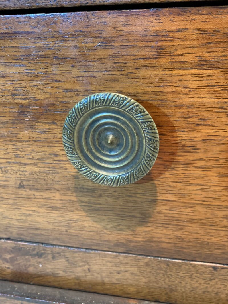 Oak chest of drawers