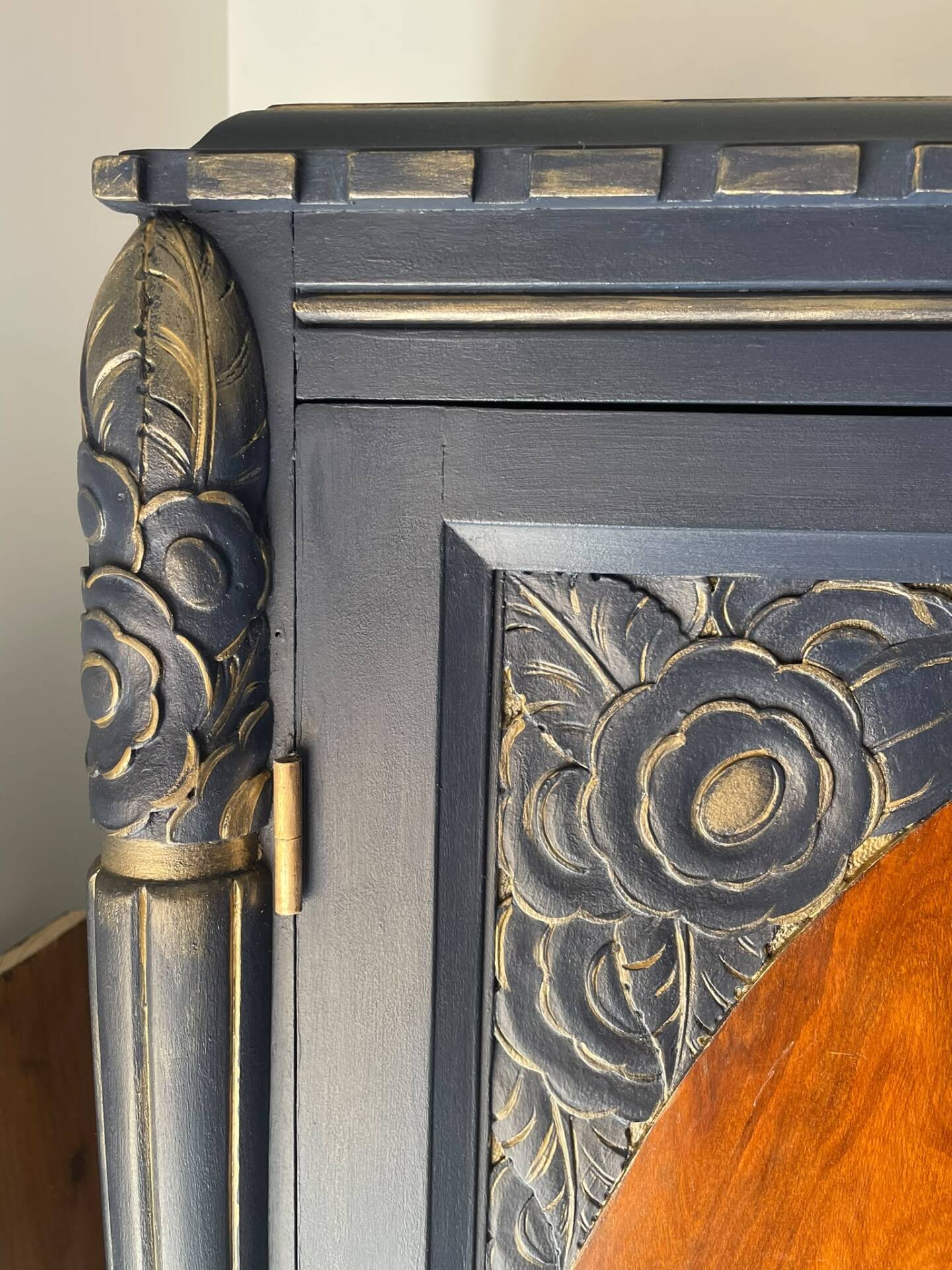 Commode art déco rénovée avec goût