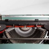 Olivetti Lettera 32 typewriter revised and new ribbon