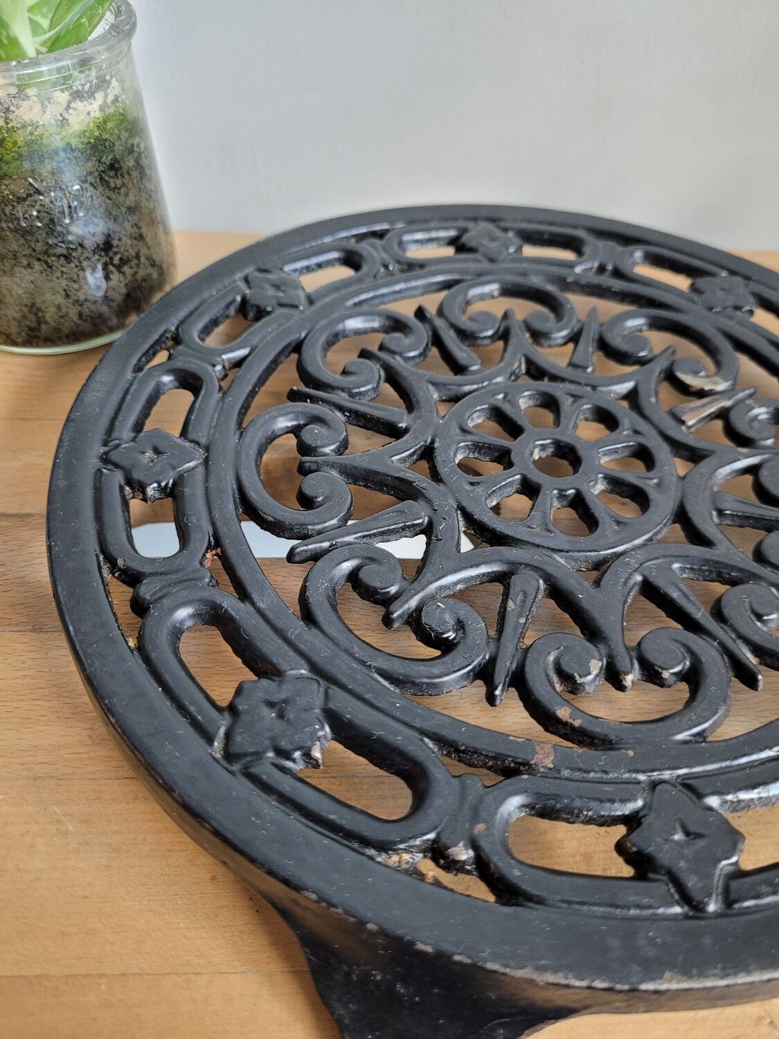 Decotec black glazed cast iron trifle