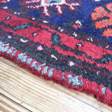 Hand knotted Persian rug - 210x126cm