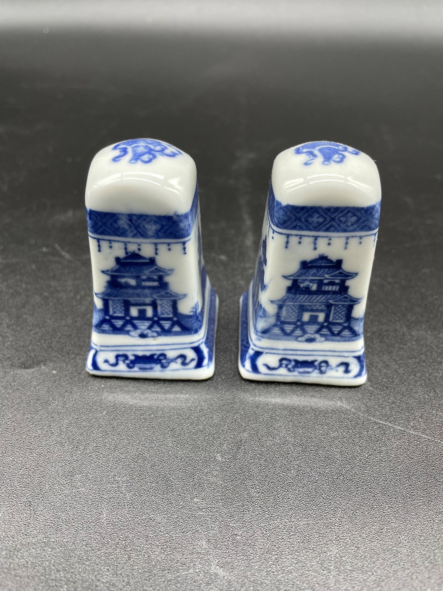 Elegant table set, Chinese porcelain, blue and white, condiments.
